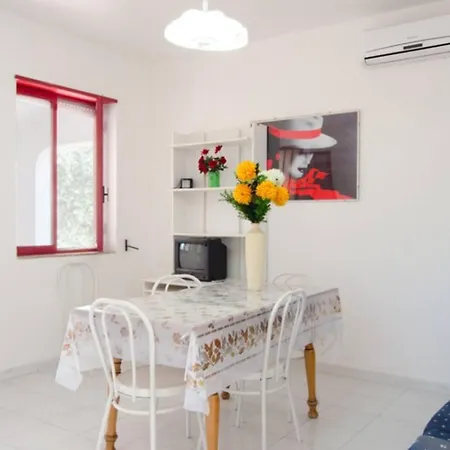 Antonella Nel Boomerang Village A